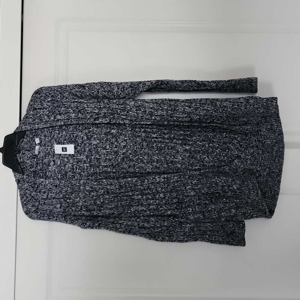 Gap women's sweater cardigan sz. Medium
